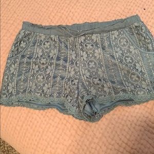 Lace shorts with pockets